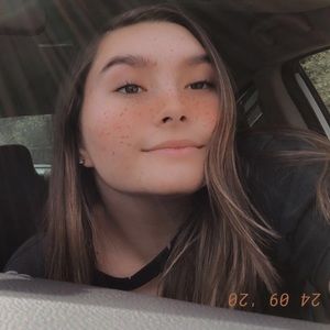 Meet your Posher, Danielle